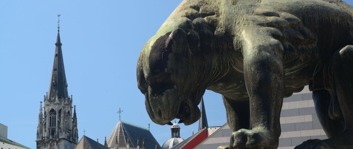 Bahkauv statue