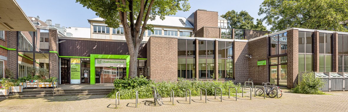 Front view of the city library building