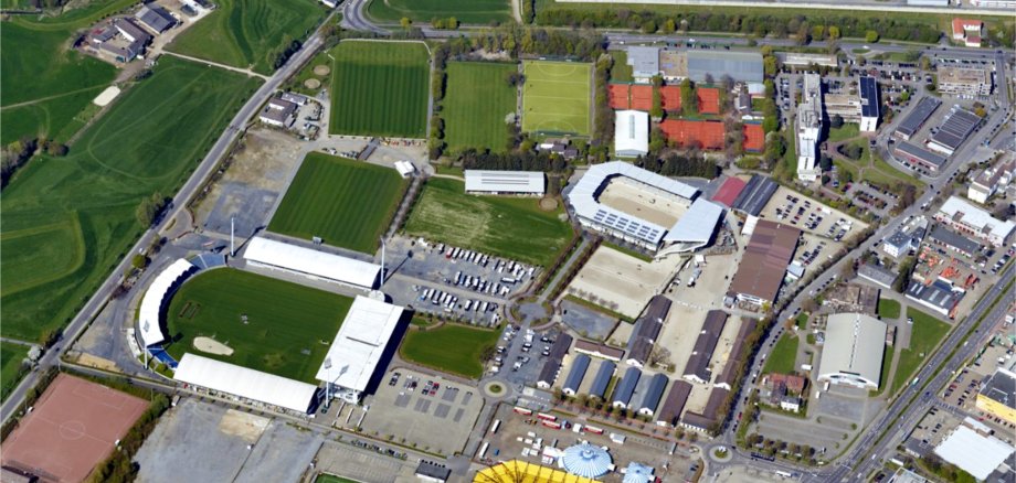 Oblique aerial view of the area around the Soers sports park in Aachen.