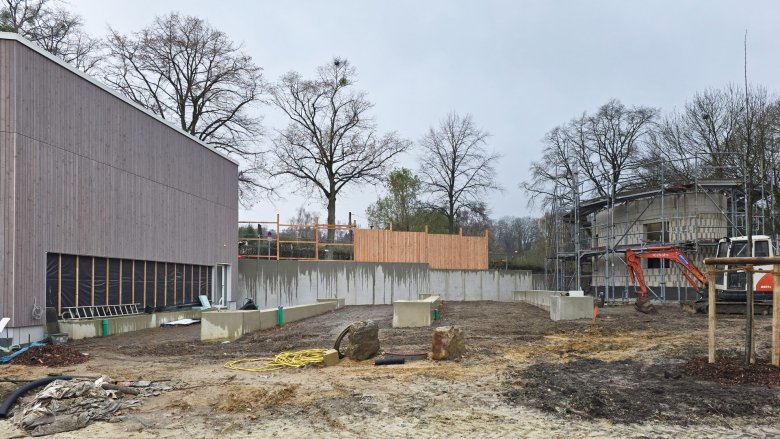 Concreting work for the fresh air changing rooms