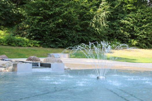 Children's pool with fountain