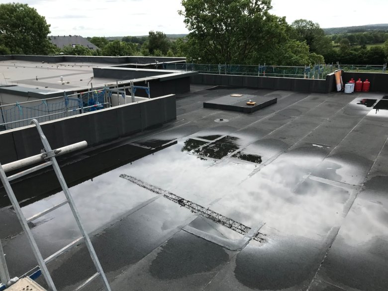 The vapor barrier or emergency sealing was completed.