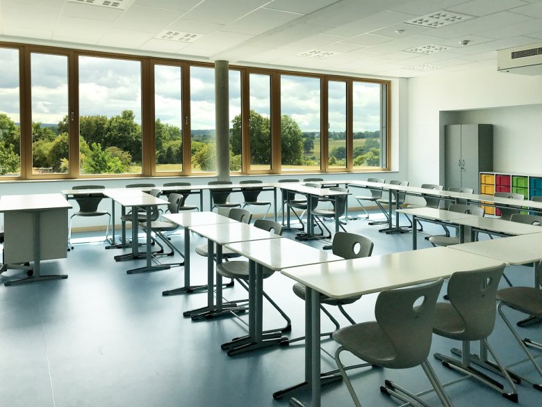 Gangolfsweg4_c_E26_2026_08 Classroom on the upper floor