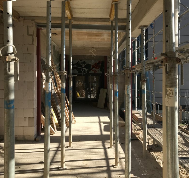 The shell of the connecting corridor has been erected.