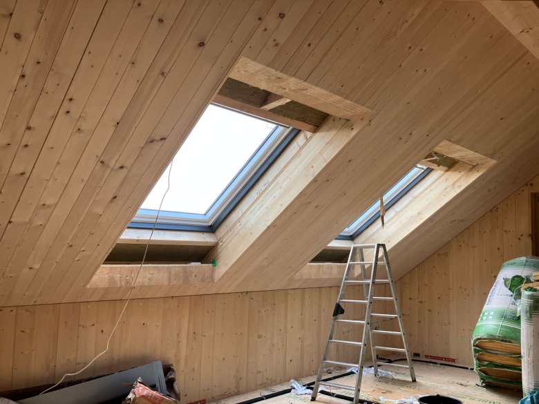 Dachfenster_c_E26_2025_09_16 The skylights were installed.