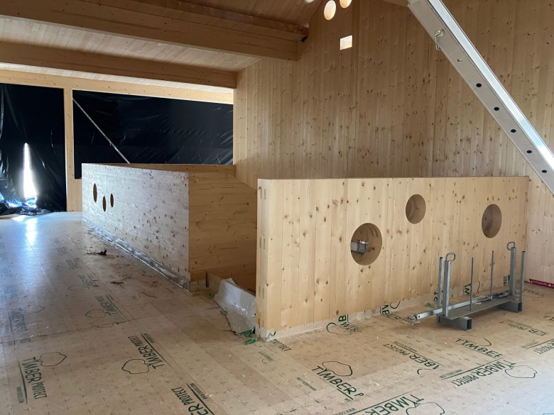 View of the parapet on the upper floor