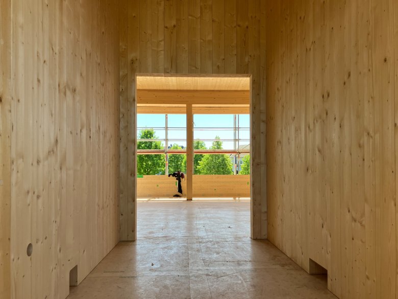 View through the corridor into the therapy room