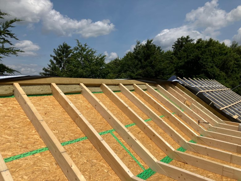 The roof work is progressing...