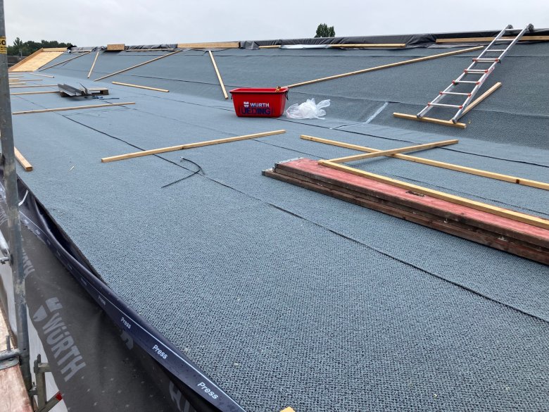 The sealing level for the sheet metal cladding was created.