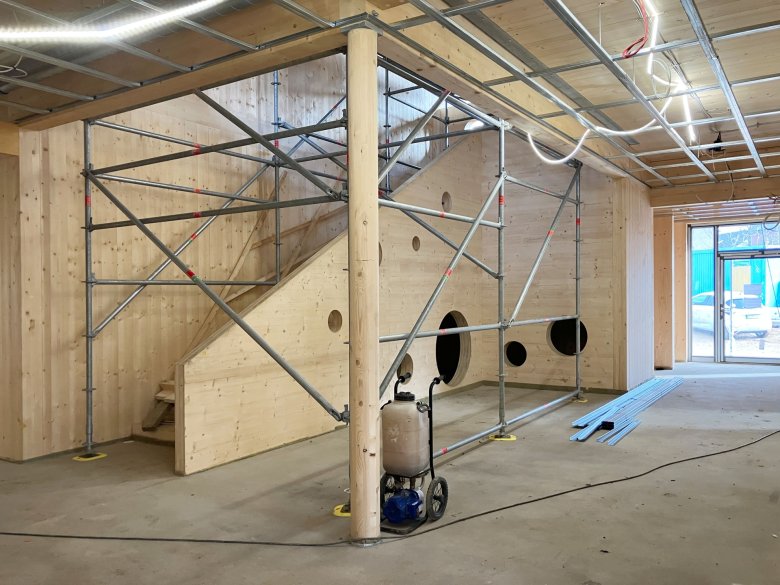 The scaffolding in the stairwell has been erected.