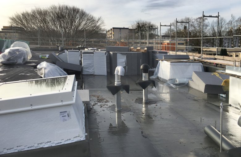 The roof work is progressing.