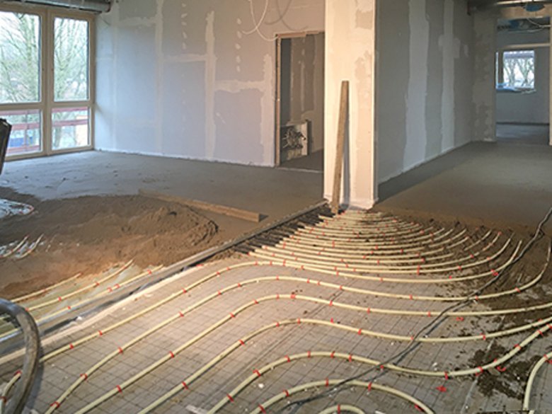 The screed work on the upper floor has begun.