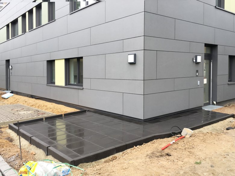 The exterior work is progressing.
