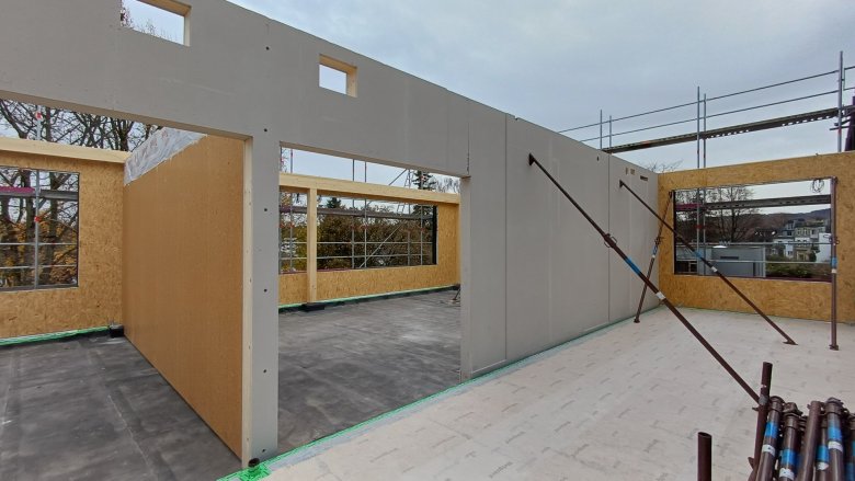 New ceiling above the first floor and panel walls
