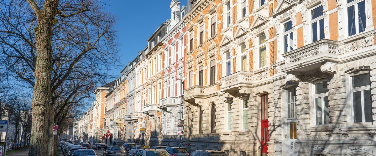 House facade on Oppenhoffallee with colorful old buildings