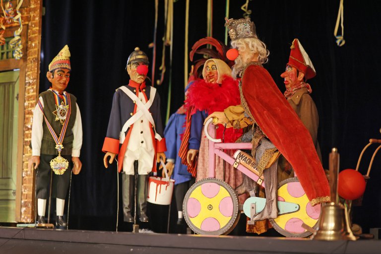This time, Emperor Karl mingled with the puppets on his bike during Fastelovvend.