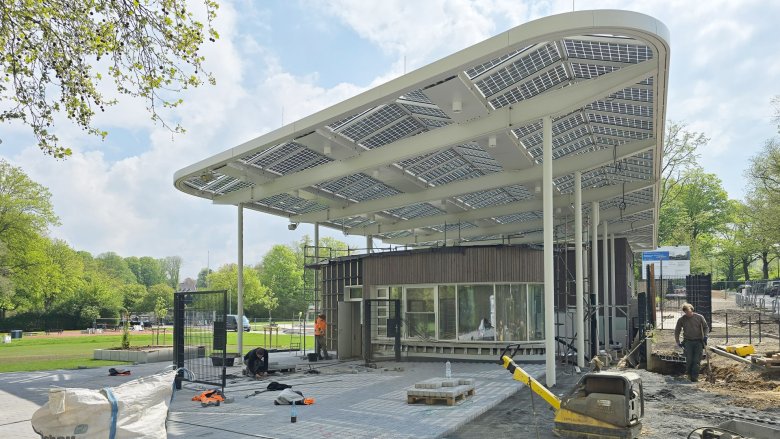 Les premières portes ont été installées.