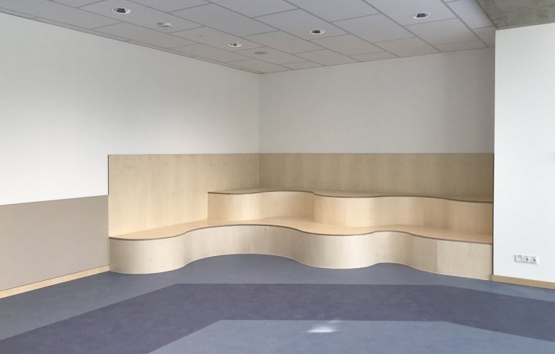 ... Et la galerie de sièges.