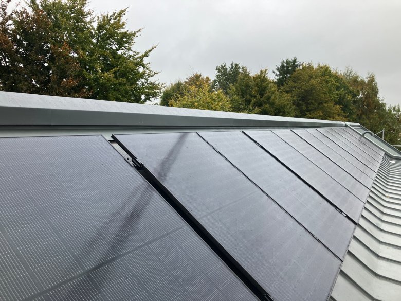 La tôle de parement est montée