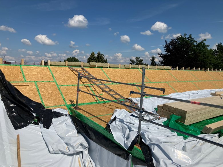 Les travaux de toiture avancent.