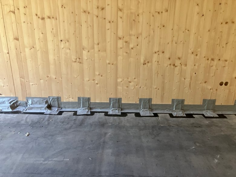 Les travaux d'étanchéité au niveau du sol sont terminés.