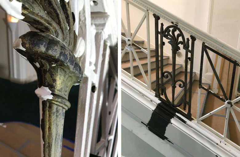 Test de nettoyage de la balustrade de la cage d'escalier avec un jet de glace carbonique.