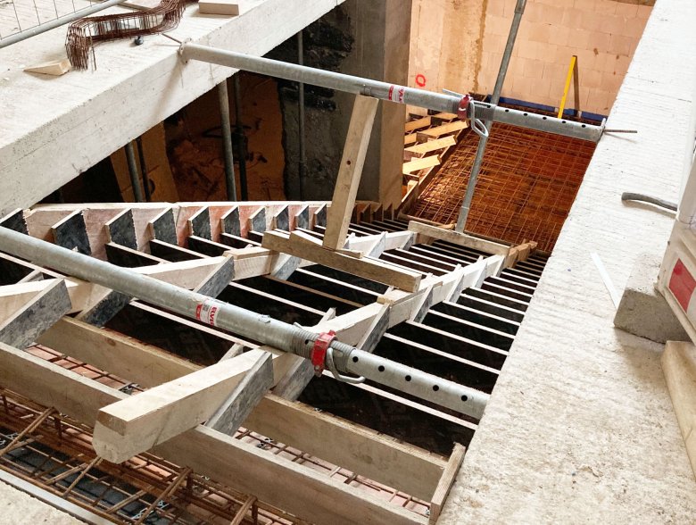 Le nouvel escalier du foyer