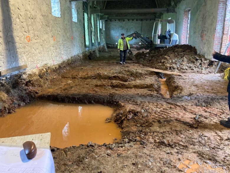 Écurie au début de la rénovation