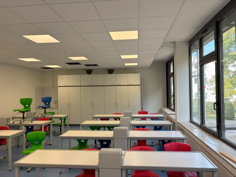 Achèvement d'une des salles de biologie au rez-de-chaussée