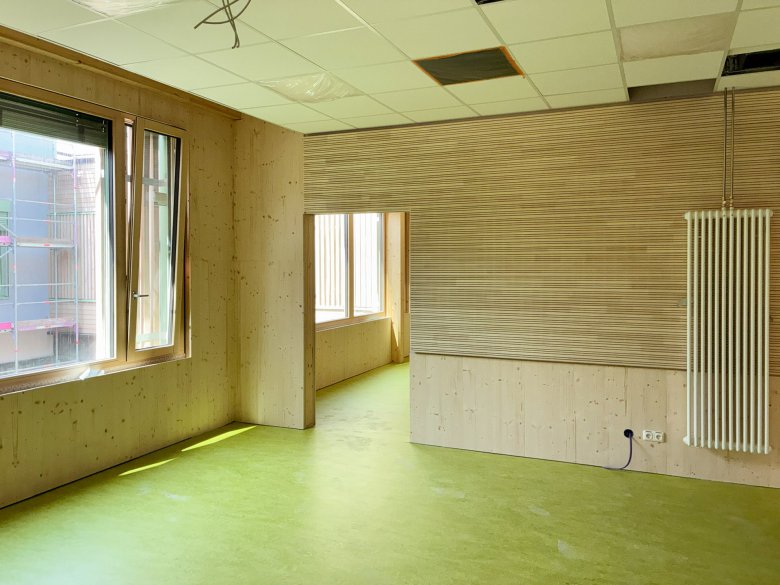 Salle de classe avec porte communicante