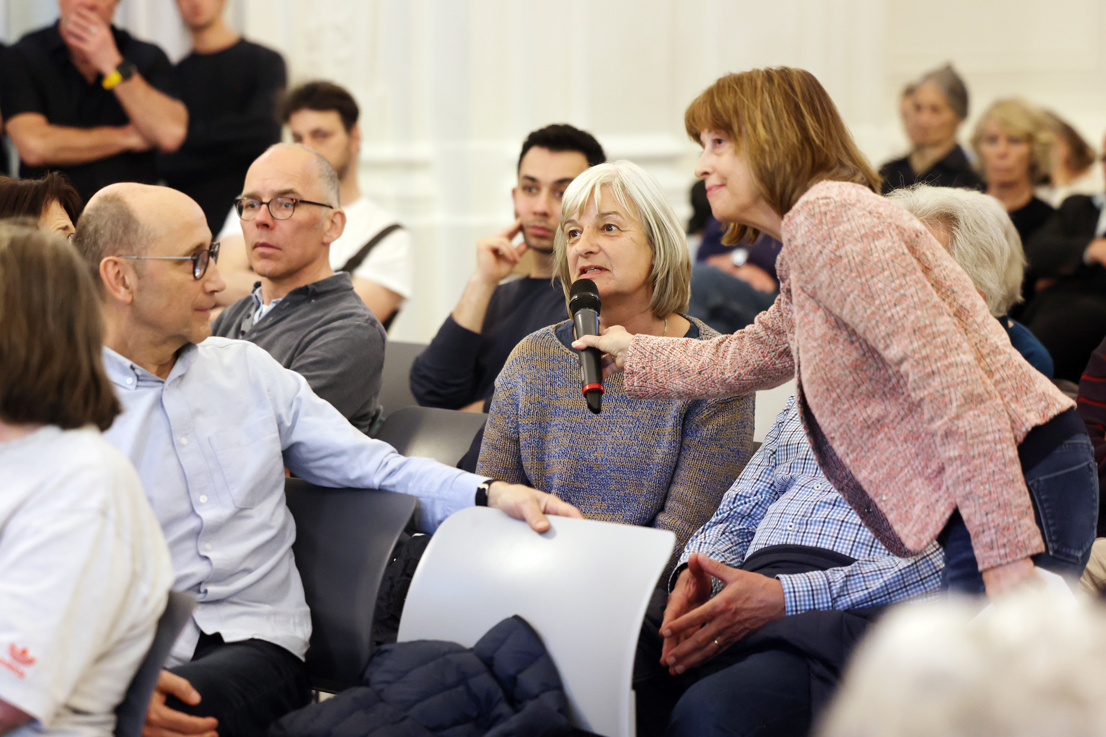 Gisela Steinhauer Radio- en evenementenpresentatrice Gisela Steinhauer tijdens een informatiebijeenkomst over het Huis van de Nieuwsgierigheid