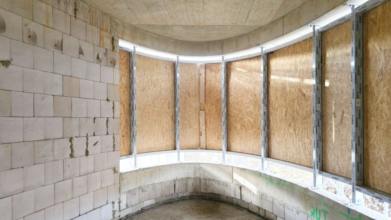 ...nog steeds zonder glas om het zekere voor het onzekere te nemen.