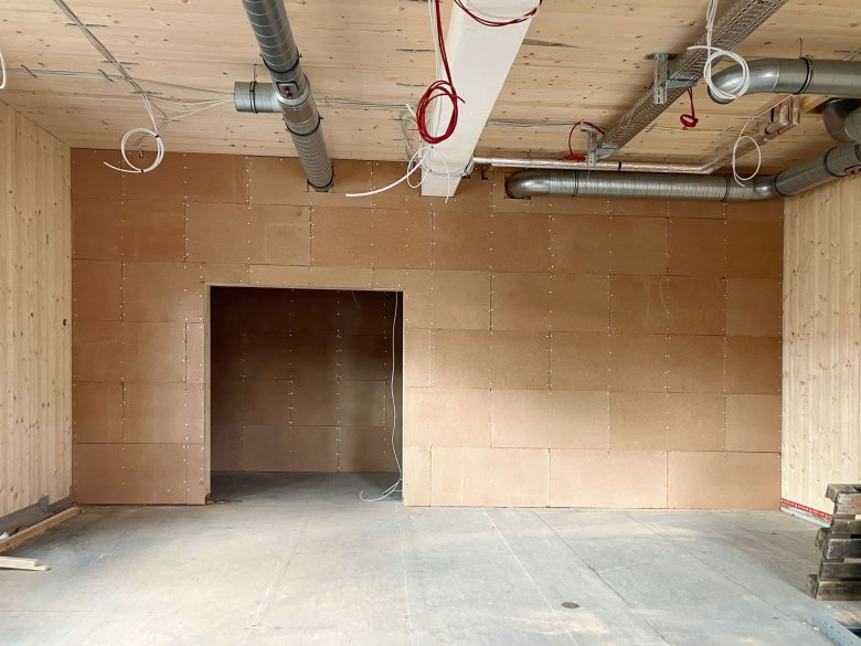 De klei bouwplaten zijn geïnstalleerd.