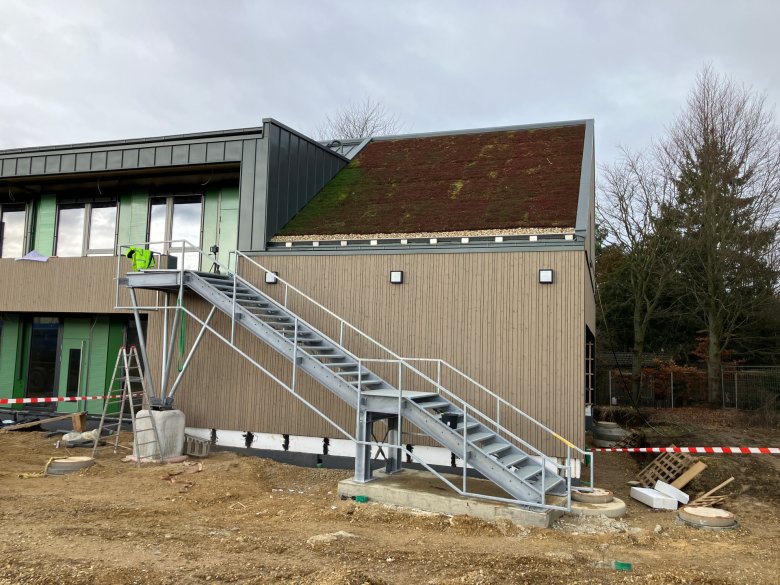 De vluchttrap is geïnstalleerd.