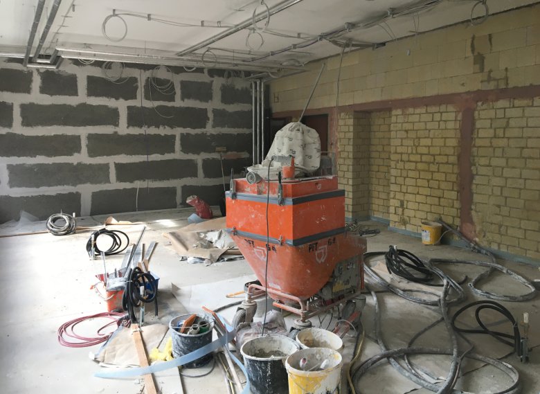 De dakbedekking is verwijderd.