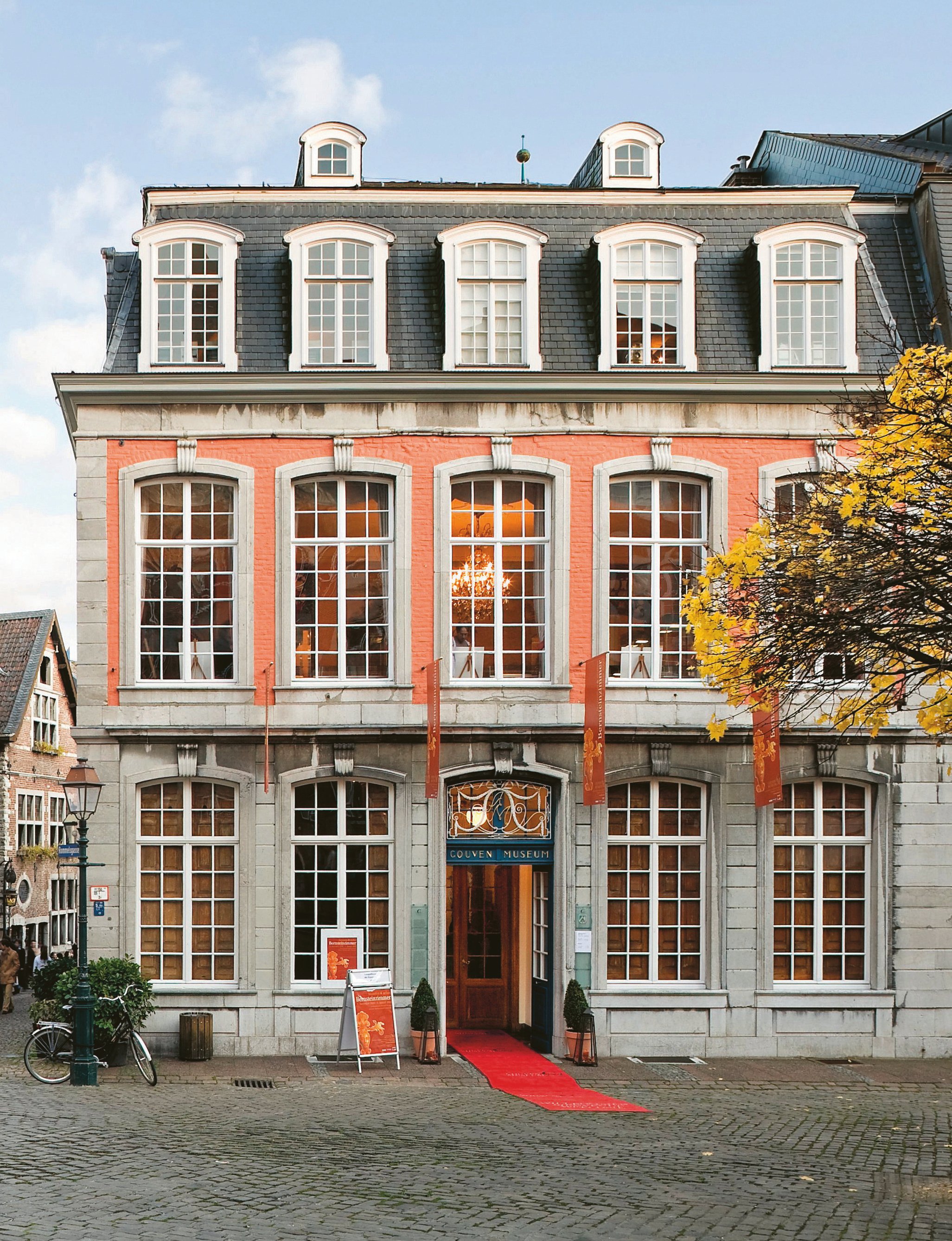 Buitenaanzicht Couven Museum