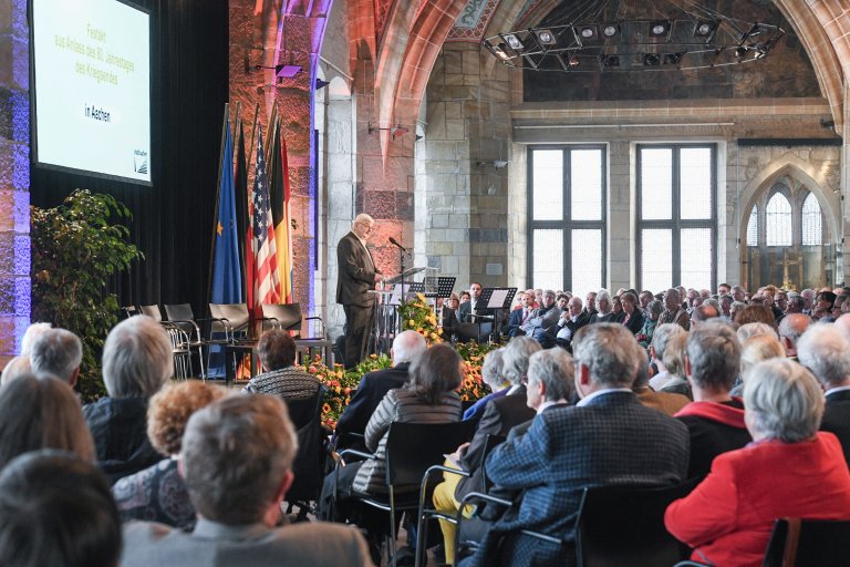 Joschka Fischer voor een publiek