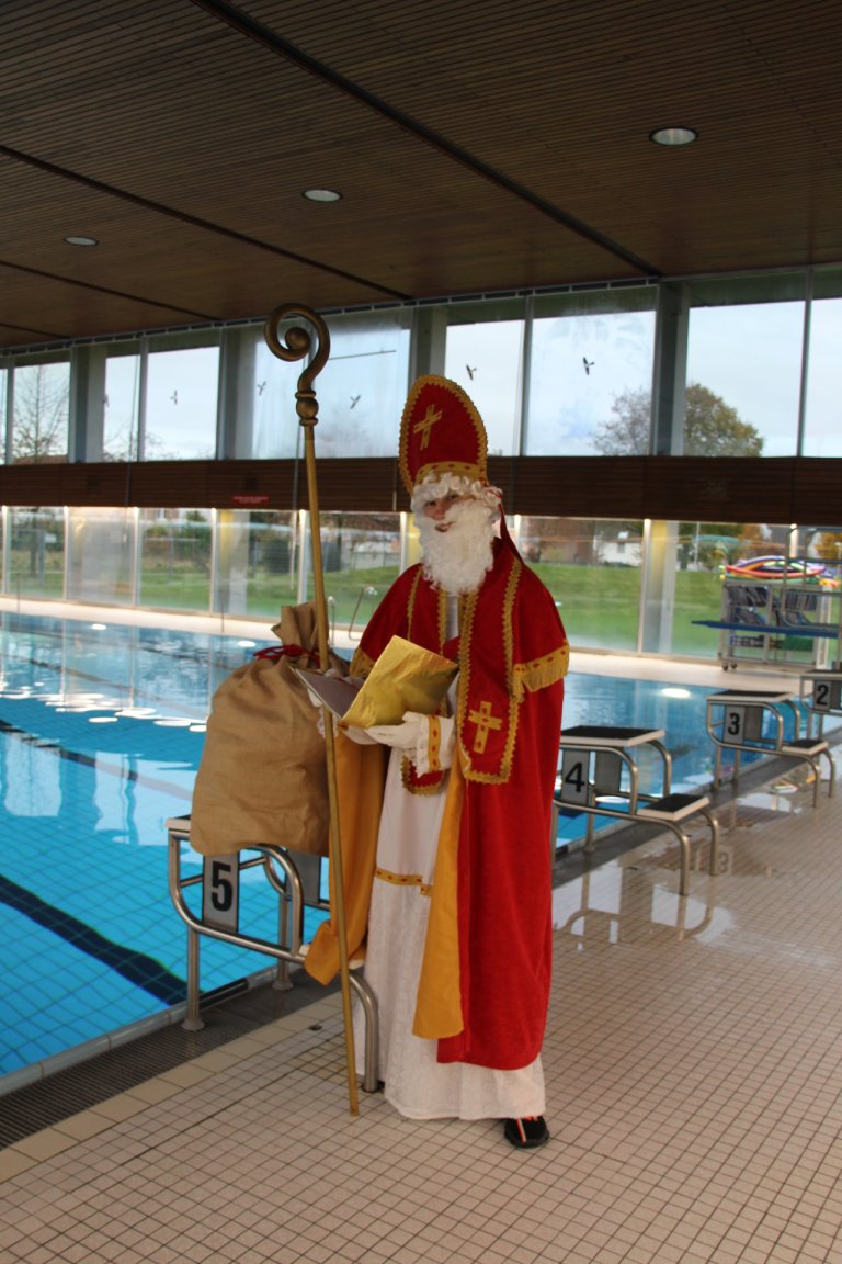 Sinterklaas bij het zwembad