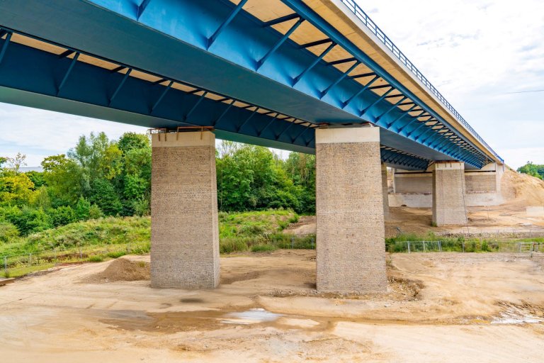 De nieuwe Haarbachtalbrug bij de opening op 8 september 2025. Brugdeel