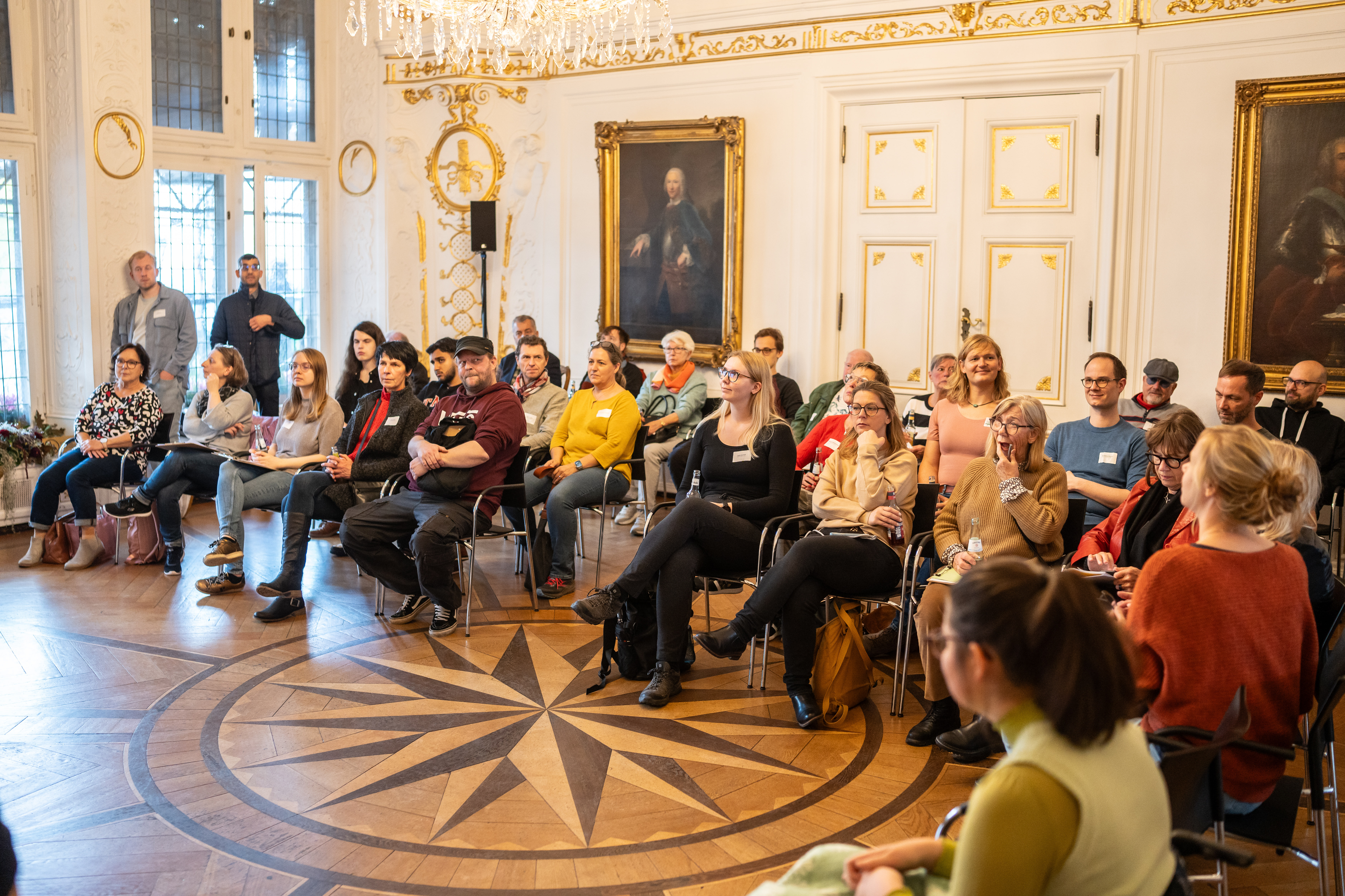 Auftakt Bürger*innenrat Mitglieder des Bürger*innenrats bei der Auftaktveranstaltung im Rathaus