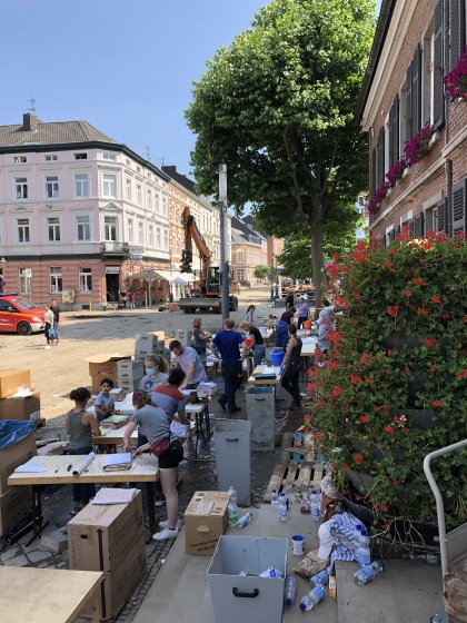 Aufräumarbeiten Stadtarchiv in Stolberg