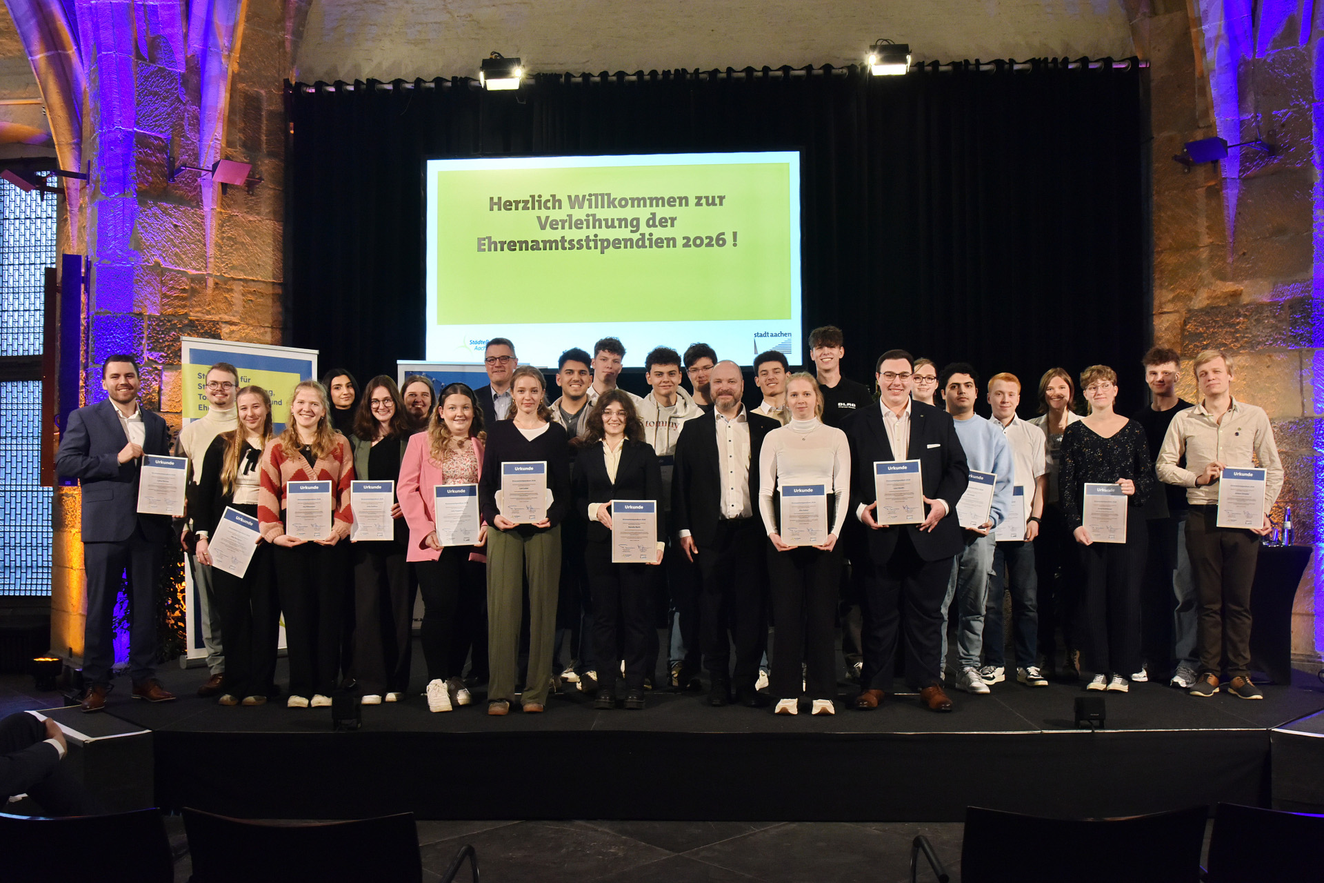 Gruppenbild der Ehrenamtsstipendiat*innen 2026