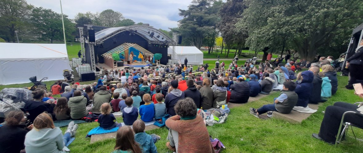 Open-Air Thetarer im Park
