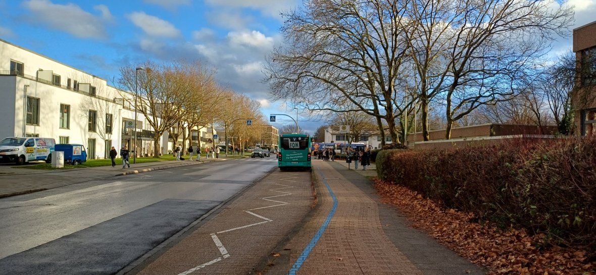 Blick Straße in Richtung Svhule