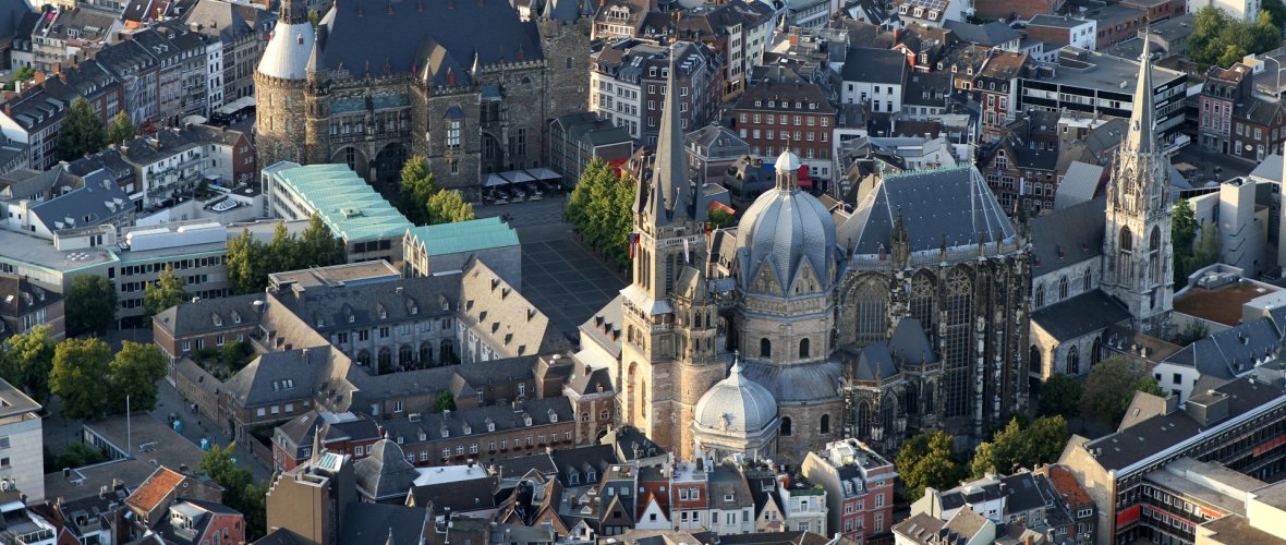 Luftbild vom Aachener Dom