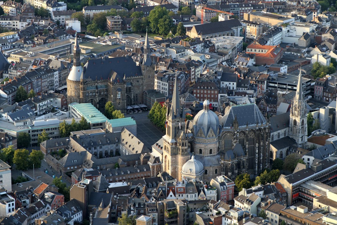 Luftbild vom Aachener Dom Luftbild vom Aachener Dom