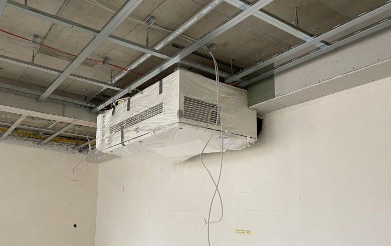 Dezentralelüftungsanlage_c_E26_2024 Die dezentrale Lüftungsanlage ist montoert.