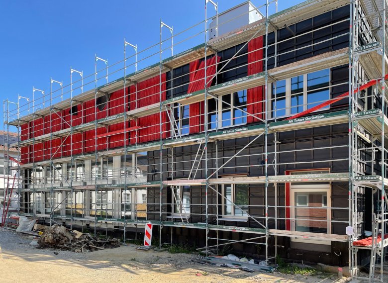 Fassade_c_E26_2025 Die Fassadenarbeiten schreiten vorran.