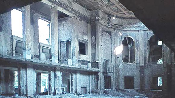 Kriegsschäden im Großen Saal