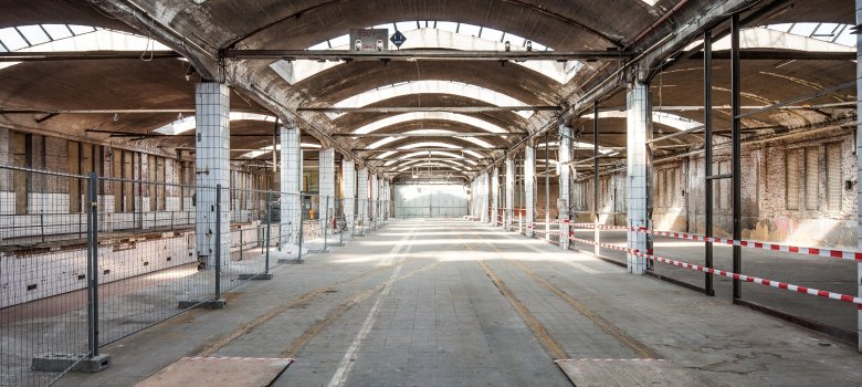 Depot_Halle_c_P_Hinschlaeger_2013 Das ehemalige Straßenbahn-Depot wurde zum Veranstaltungsort umgebaut.